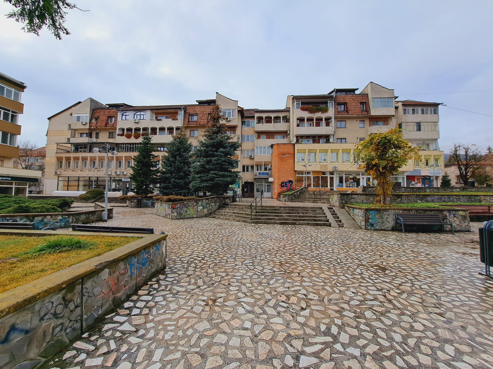 Mircia Primarul Mircia Gutău a semnat la București contracte de finanțare prin ...